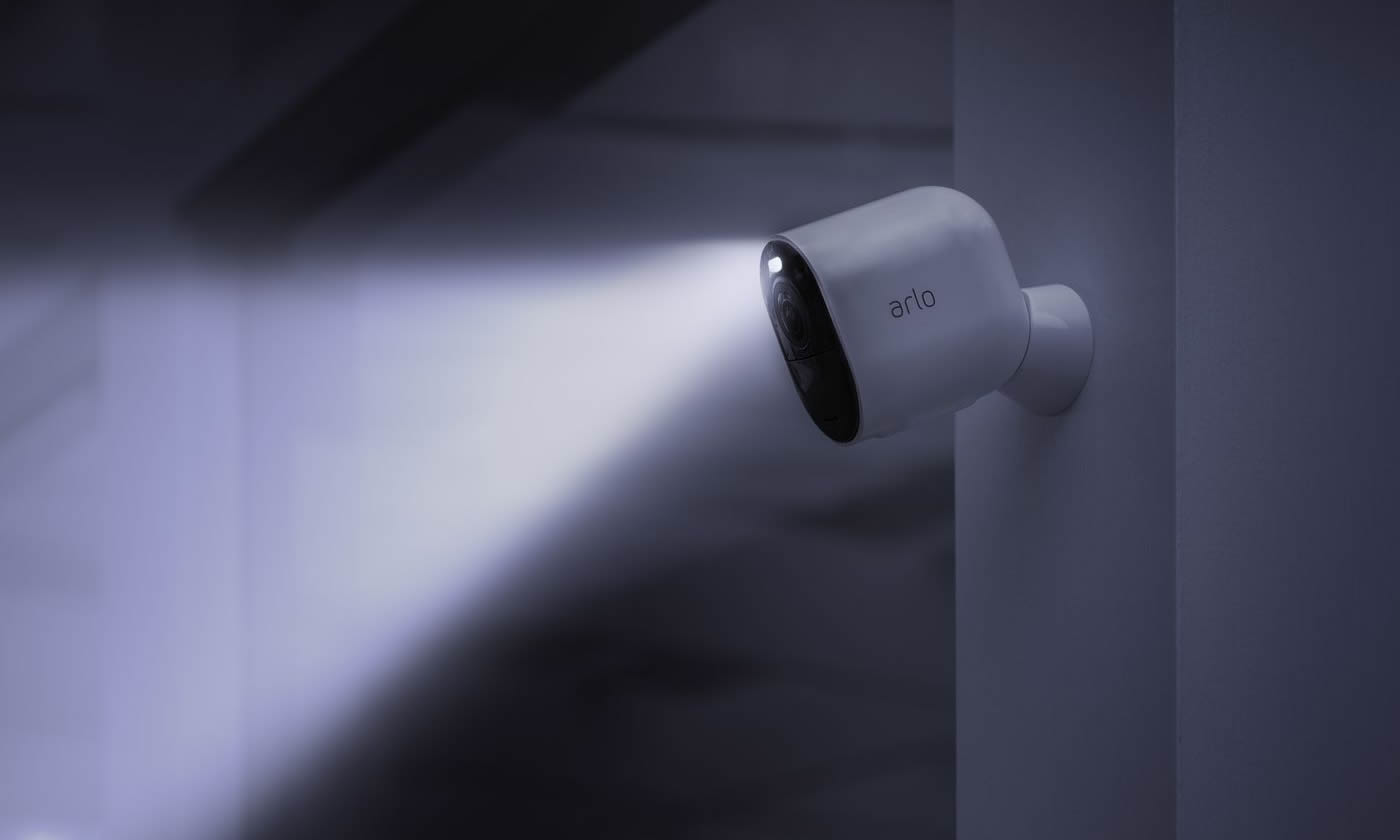 You are currently viewing Built-In Light Security Cameras – Enhance Your Surveillance